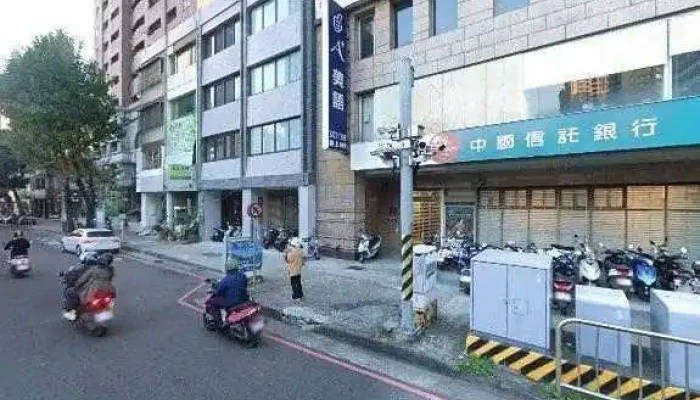 Bao Jia Wen Chuang Dian Shang You Xian Gong Si Jie Jing He 360 Du Quan Jing Zhao - Taichung City, West District