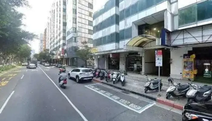 Bei Jing Qi Ye  Ke Zhi Hua Bei Bao Bei Bao Li Zeng Pin She Ji Gong Si Jie Jing He 360 Du Quan Jing Zhao - Taipei City, Xinyi District