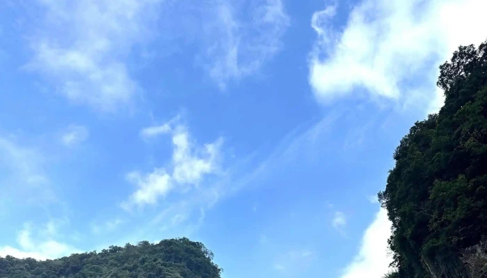 Chun Yue Lu Xing She Hua Dong Wan Jia Bao Che Lu You 观光旅行社 - Hualien County, Hualien City