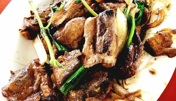 Dong Gang Lao Chuan Chang Hei Wei Yu Zhuan Mai Dian 13Hao Meng Gu Niu Rou - Pingtung County, Donggang Township