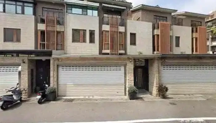 Fan Ya Bao Jing Jia Yi Xing Zheng Zhong Xin Jie Jing He 360 Du Quan Jing Zhao - Chiayi City, West District