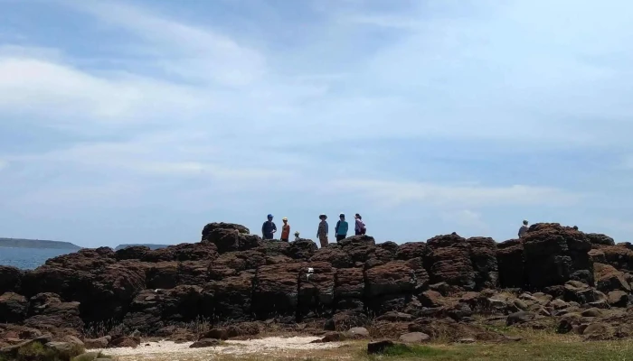Feng Ju Dong 評論 - Penghu County, Magong City
