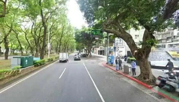 Hua Yu Wang Lu Yu Le Gu Fen You Xian Gong Si Kktix Quan Bu - Taipei City, Songshan District