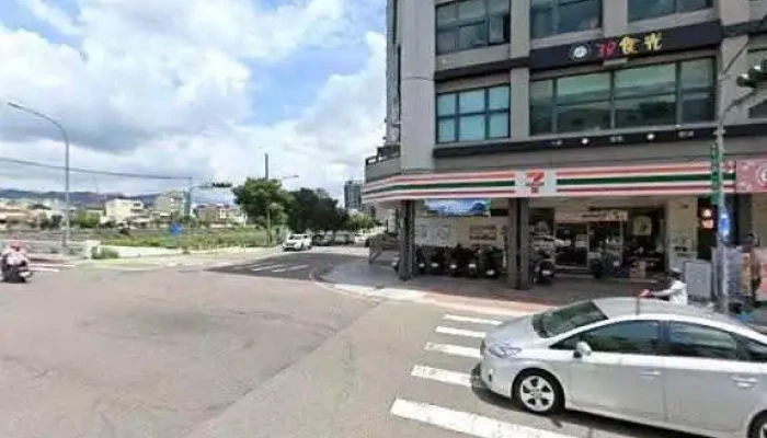 Ji Ying Ke Ji Gu Fen You Xian Gong Si Jie Jing He 360 Du Quan Jing Zhao - Taichung City, Beitun District