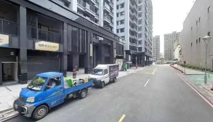 Long Teng Xin Tian Di Er Qi Jie Jing He 360 Du Quan Jing Zhao - Kaohsiung City, Sanmin District