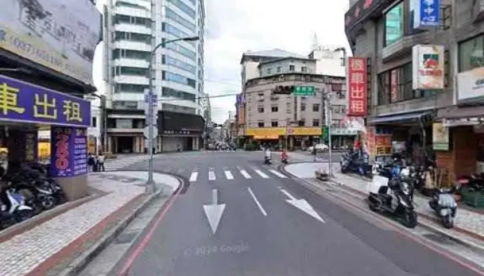 Lu Xiang Zi Zai Qing Lu Loosha Hostel Jie Jing He 360 Du Quan Jing Zhao - Taichung City, Central District