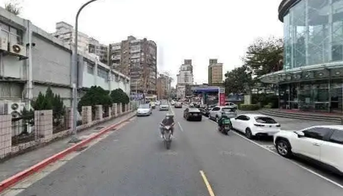 Mei Ti Ku Chuan Bo Gu Fen You Xian Gong Si Jie Jing He 360 Du Quan Jing Zhao - Taipei City, Songshan District