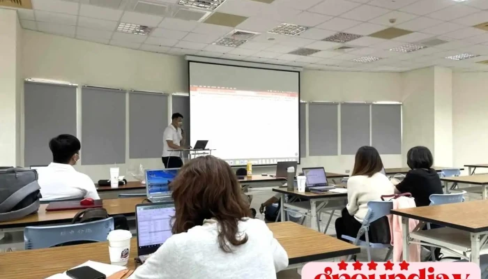 Ou Ma Shu Wei Zi Xun Gu Fen You Xian Gong Si Gao Xiong Fen Gong Si Nei Bu - Kaohsiung City, Lingya District