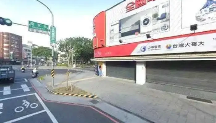 Quan Guo Dian Zi Digital City Xing Ye Xi Dian Jie Jing He 360 Du Quan Jing Zhao - Chiayi City, West District