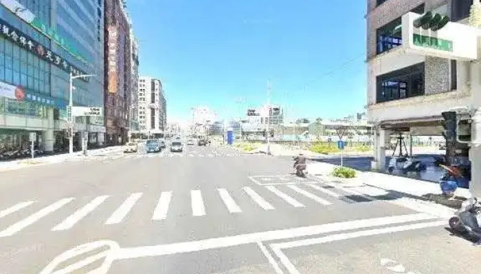 Shi Ji Shu Guang Wang Lu Xin Mei Ti Jie Jing He 360 Du Quan Jing Zhao - Kaohsiung City, Sanmin District