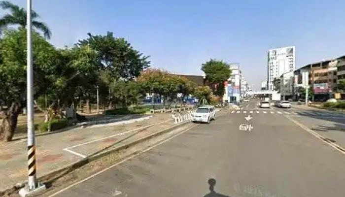Shui Ping Zuo Dian Zi You Xi Chang Jie Jing He 360 Du Quan Jing Zhao - Tainan City, North District