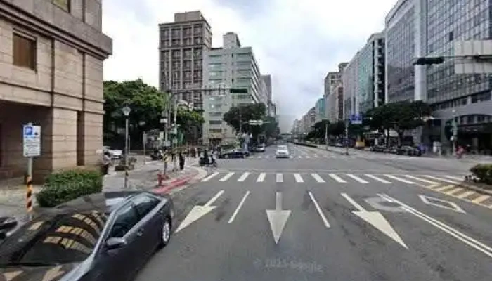 Tai Wan Pu Ke Er Si Gu Fen You Xian Gong Si Jie Jing He 360 Du Quan Jing Zhao - Taipei City, Zhongshan District