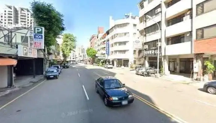 Tai Zhong Shi Dian Zi Shang Wu Zi Mei Ti Cong Ye Ren Yuan Zhi Ye Gong Hui Jie Jing He 360 Du Quan Jing Zhao - Taichung City, North District