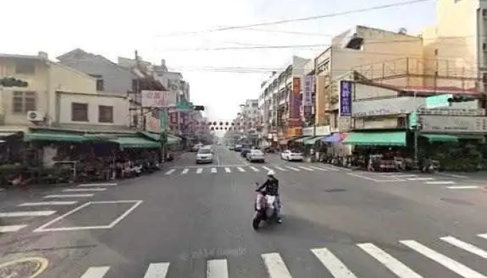 Xing Zheng Yuan Yun Jia Nan Qu Lian He Fu Wu Zhong Xin Jie Jing He 360 Du Quan Jing Zhao - Chiayi City, East District