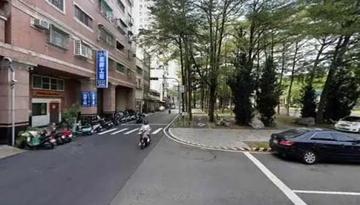 Yong Zhen Kuai Le Guo Zhai Jie Jing He 360 Du Quan Jing Zhao - Chiayi City, West District