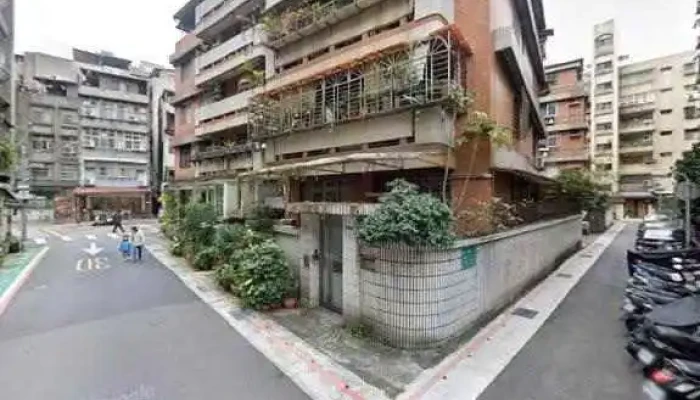 You Jiao Ying Wen Padkaka Zhi Jie You Xian Gong Si Jie Jing He 360 Du Quan Jing Zhao - Taipei City, Da’an District