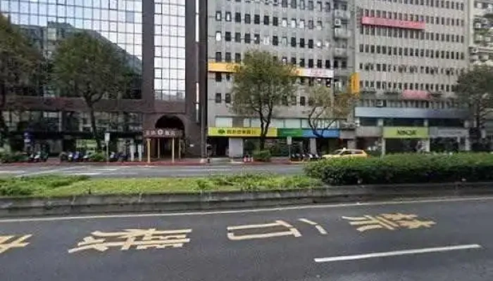 Yu Yan Wang Lu Zi Xun LarryDe Wu Cha Shi Guang Quan Bu - Taipei City, Da’an District