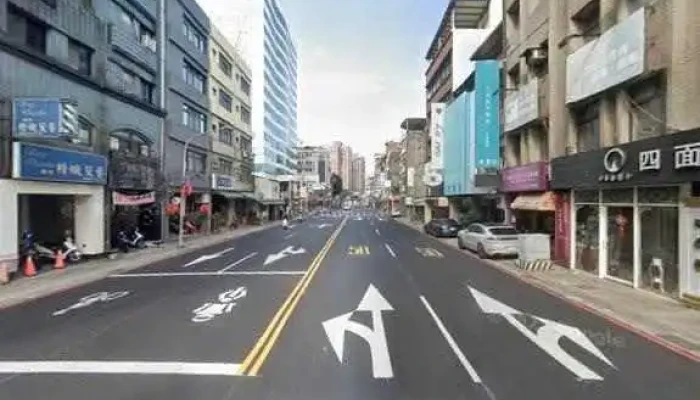 Yun Duan Meng Xiang Jia Shang Wu Zhong Xin Tao Yuan Guan Jie Zhi Deng Ji Ying Ye Deng Ji Jie Jing He 360 Du Quan Jing Zhao - Taoyuan City, Taoyuan District