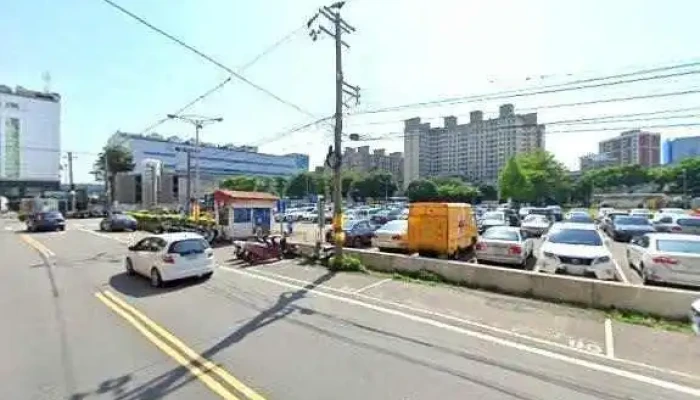 Yun Duan Shang Wu Lu Guan  Xin Zhu Guan Jie Jing He 360 Du Quan Jing Zhao - Hsinchu County, Zhubei City