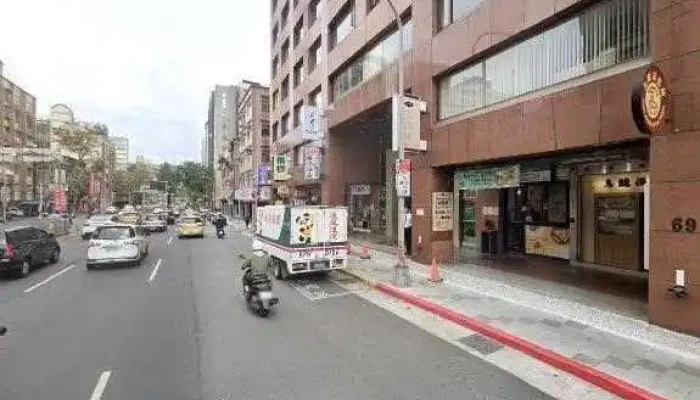 Yun Men Shang Wu Fu Wu Gu Fen You Xian Gong Si Quan Bu - Taipei City, Songshan District