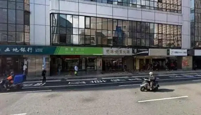 Yun Zhun Ke Ji You Xian Gong Si Jie Jing He 360 Du Quan Jing Zhao - Taipei City, Xinyi District