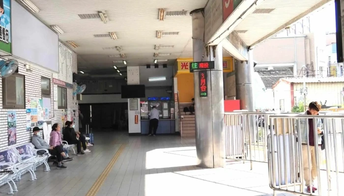 Zhang Hua Ke Yun Zhang Hua Zhan 公交车站 - 彰化县彰化市