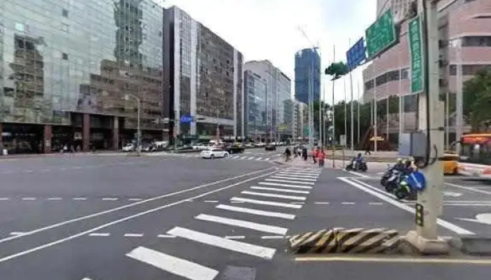 Zhen Dan Yun Jie Jing He 360 Du Quan Jing Zhao - Taipei City, Xinyi District