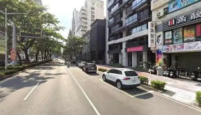 Zi Yun Shu Wei Ke Ji You Xian Gong Si Jie Jing He 360 Du Quan Jing Zhao - Kaohsiung City, Lingya District