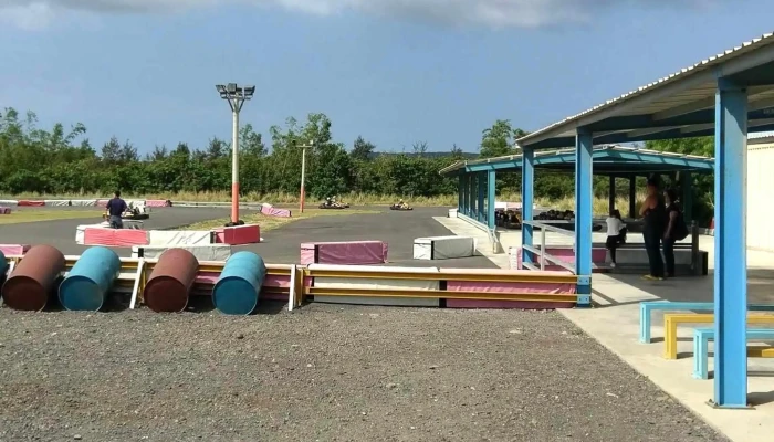 Formula Fun Karting Ken Ding Hai Jiao Qia Ding Che Sai Che Chang Kenting 評分 - Pingtung County, Hengchun Township