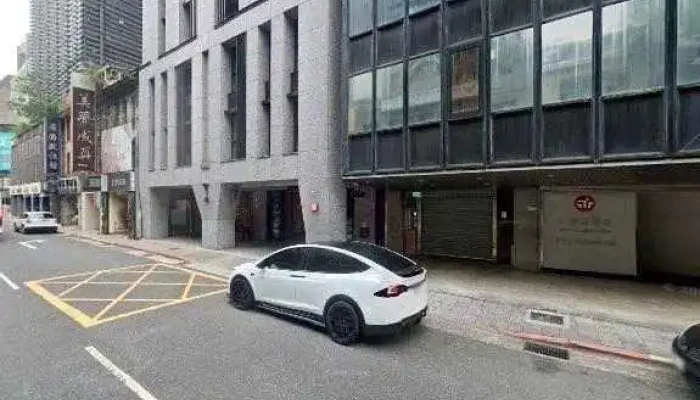 Howdigital -  Jie Jing He 360 Du Quan Jing Zhao - Taipei City, Zhongzheng District