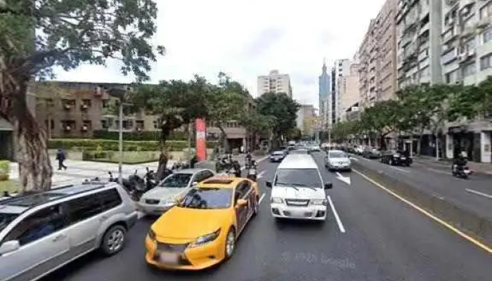 Leapup LineZheng He Xing Xiao Zhuan Jia Quan Bu - Taipei City, Da’an District