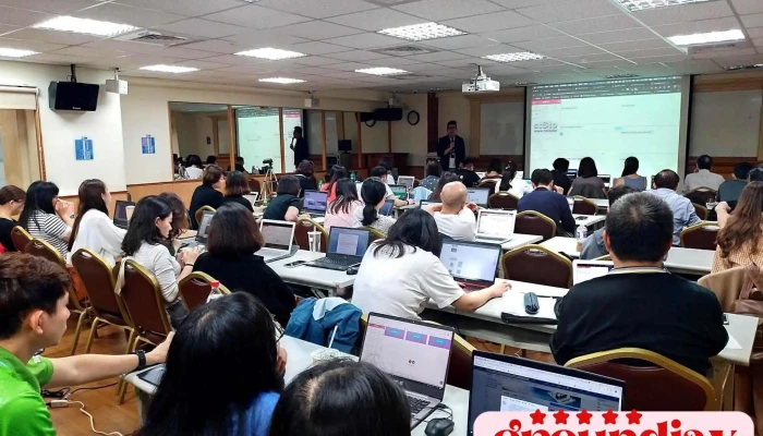 Taiwan E -  Business Association Tai Wan Wang Shang Xie Hui B2bKua Jing Dian Shang Zong Duo Quan Bu - New Taipei City, Banqiao District