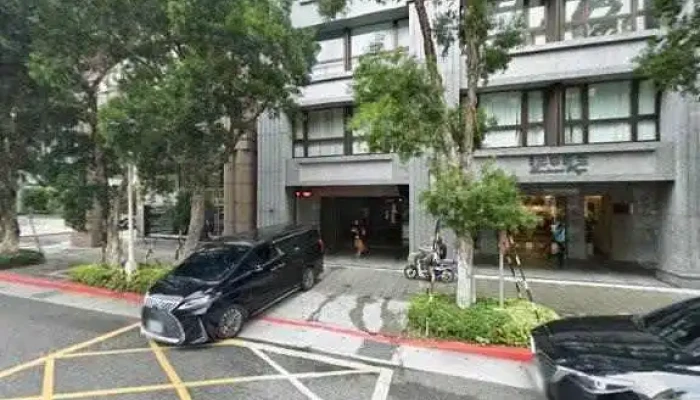 TechtellerKe Ji Shuo Jie Jing He 360 Du Quan Jing Zhao - Taipei City, Da’an District
